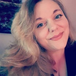 Meet your Posher, Dannielle